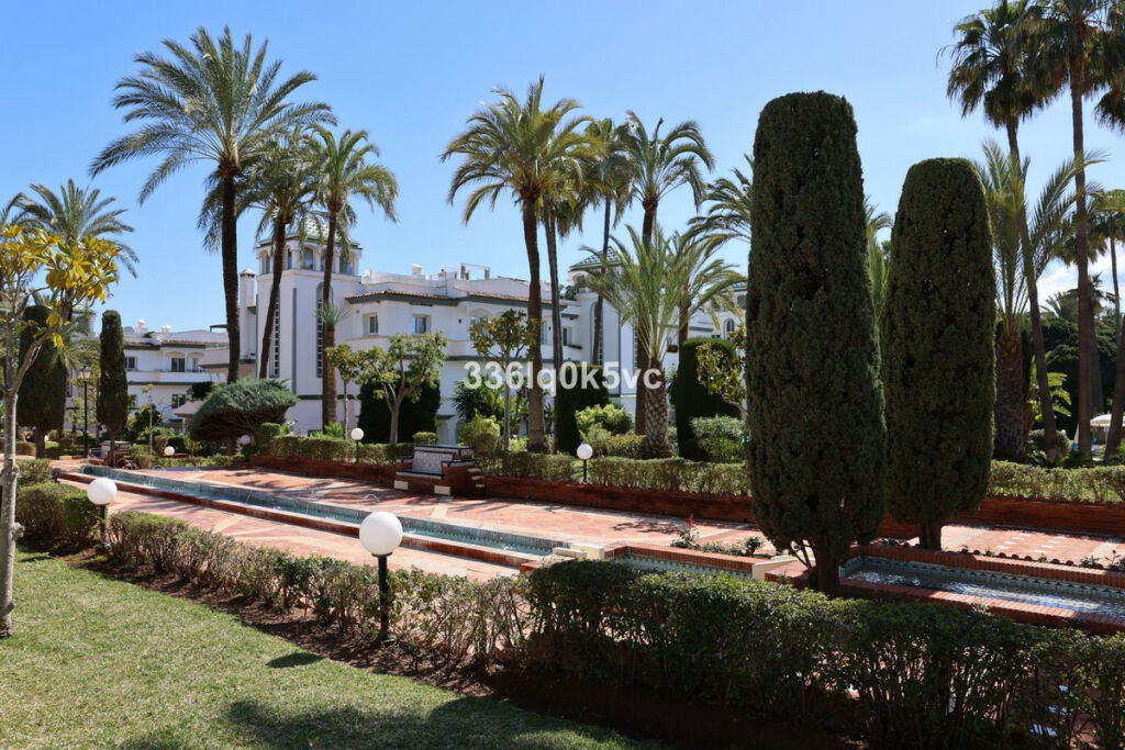 Townhouse Estepona Málaga - image 10
