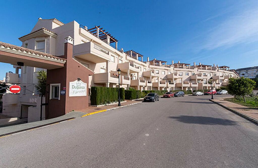 Duplex La Duquesa Málaga - image 10