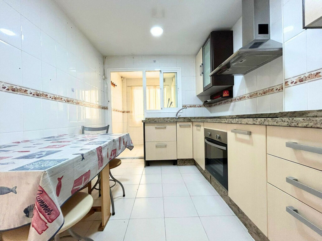 Middle Floor Apartment Las Lagunas Málaga - image 12