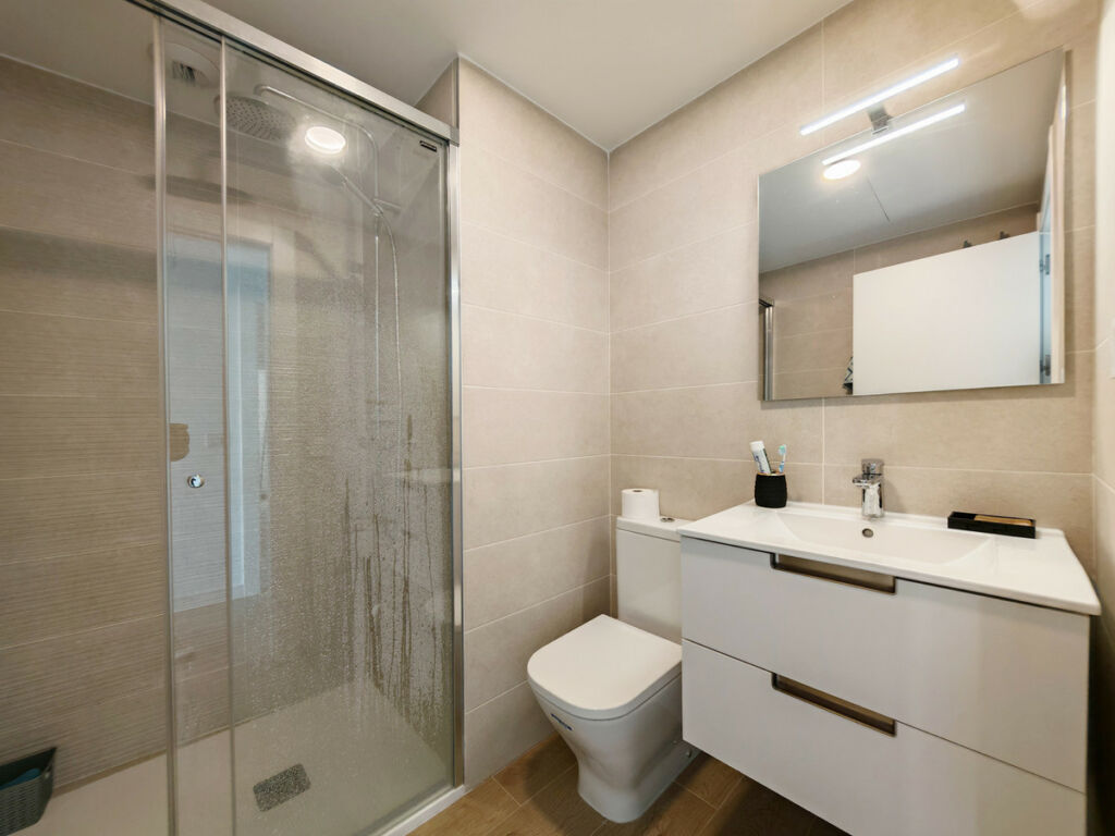 Middle Floor Apartment Estepona Málaga - image 10
