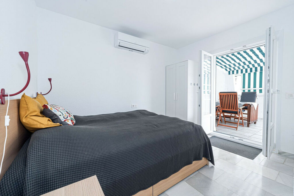 Penthouse La Duquesa Málaga - image 10