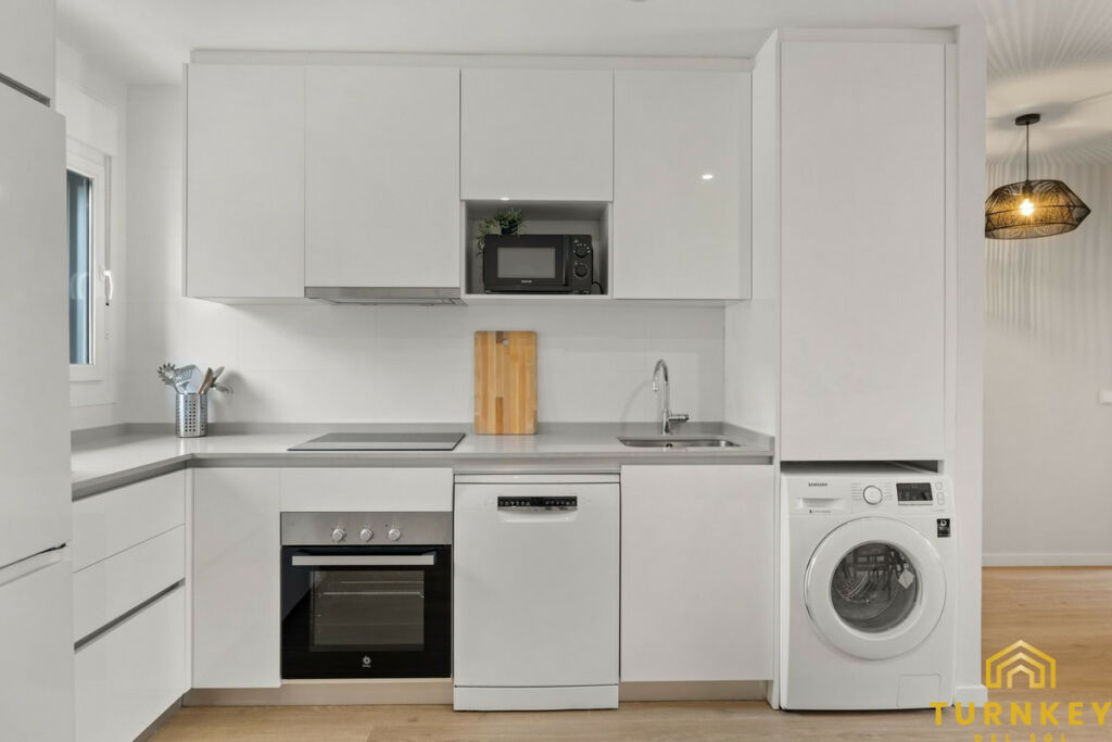 Middle Floor Apartment Estepona Málaga - image 10