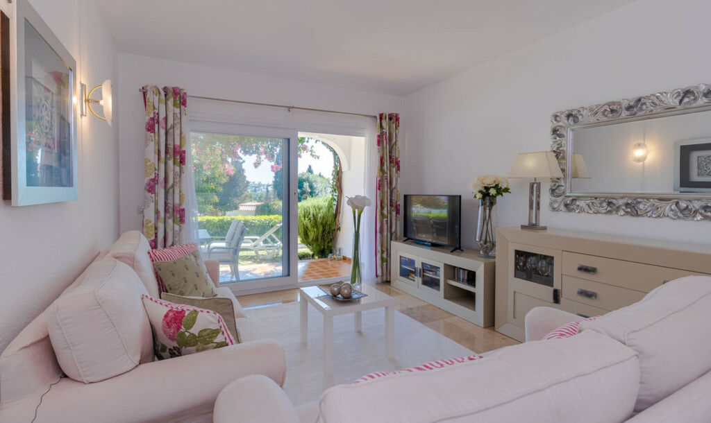 Ground Floor Apartment El Paraiso Málaga - image 10