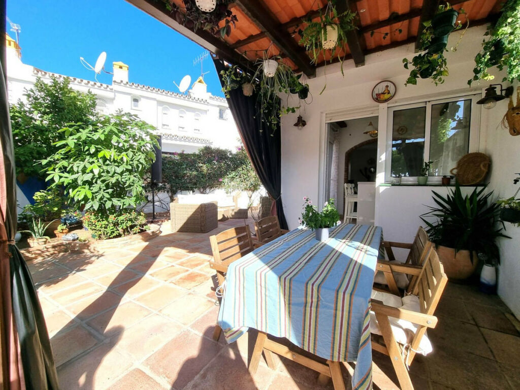 Semi-Detached House Calahonda Málaga - image 10