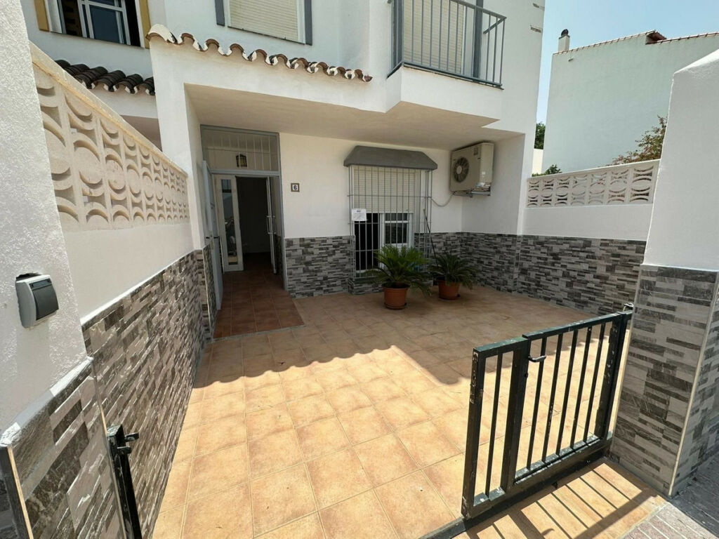 Townhouse Manilva Málaga - image 10