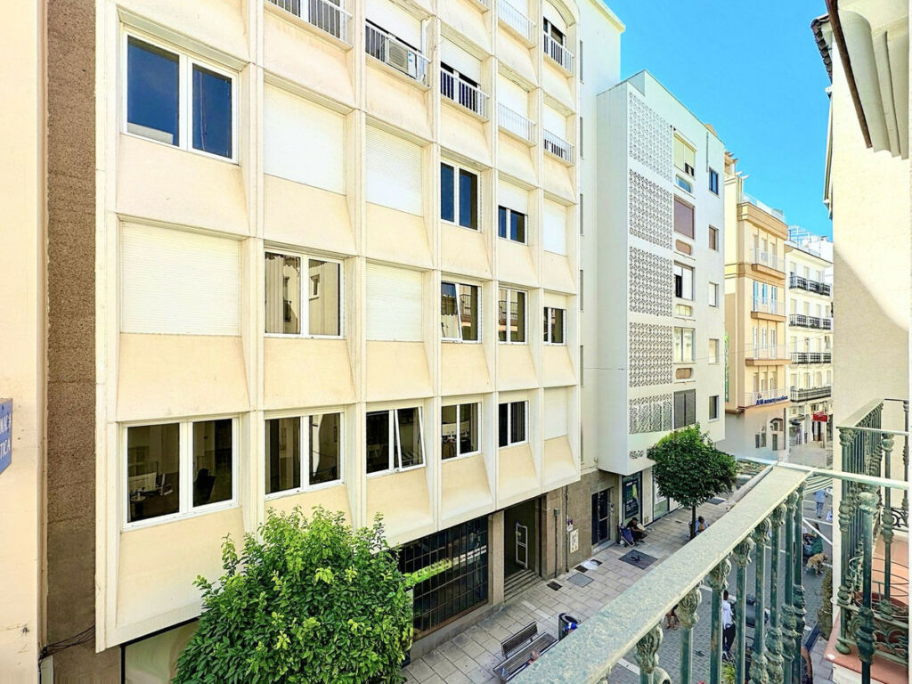 Middle Floor Apartment Estepona Málaga - image 10