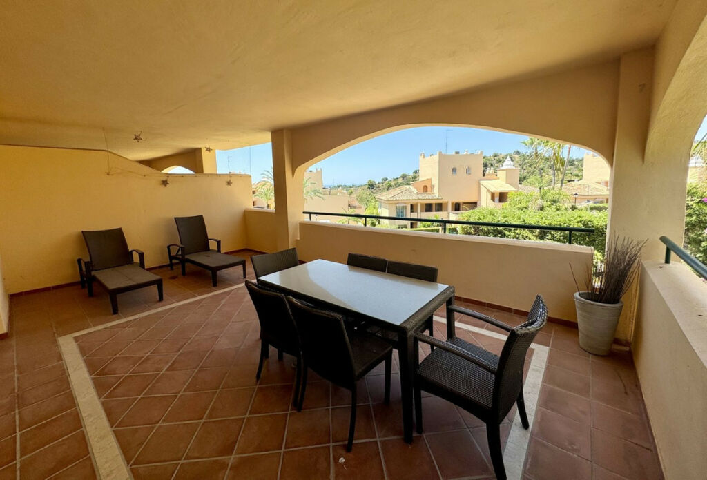 Middle Floor Apartment Elviria Málaga - image 10