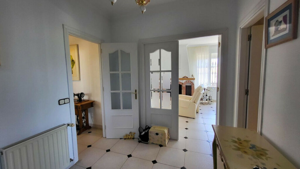 Detached Villa Elviria Málaga - image 11