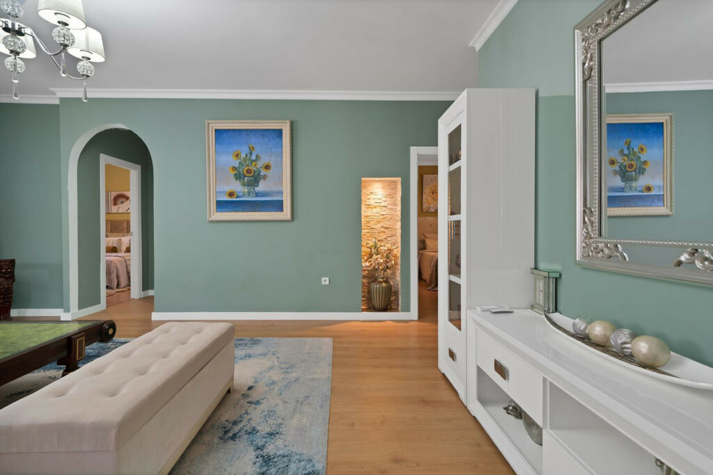 Detached Villa Estepona Málaga - image 10