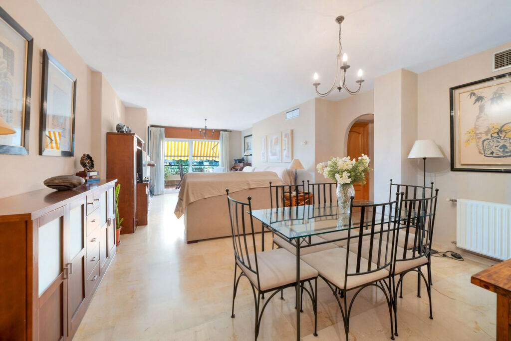 Middle Floor Apartment Marbella Málaga - image 10