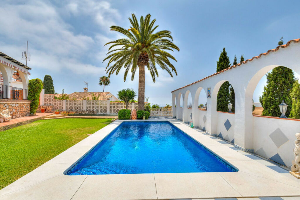 Detached Villa Fuengirola Málaga - image 10