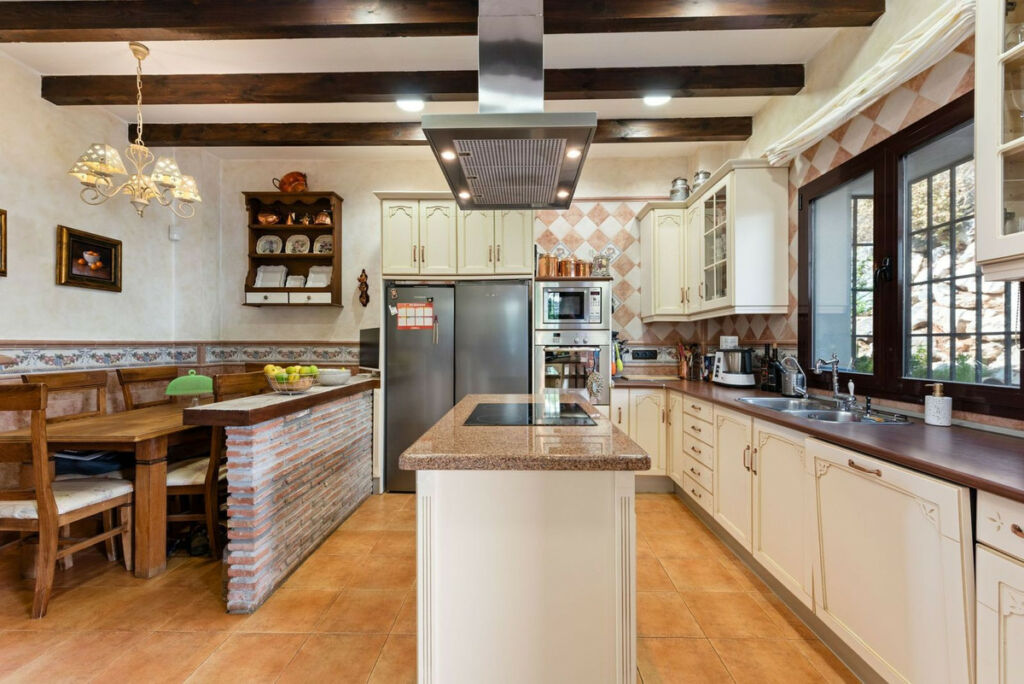Detached Villa Alhaurín de la Torre Málaga - image 10