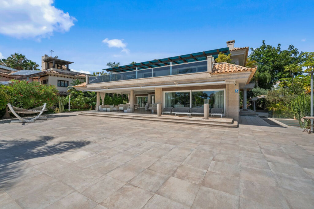 Detached Villa Bahía de Marbella Málaga - image 10