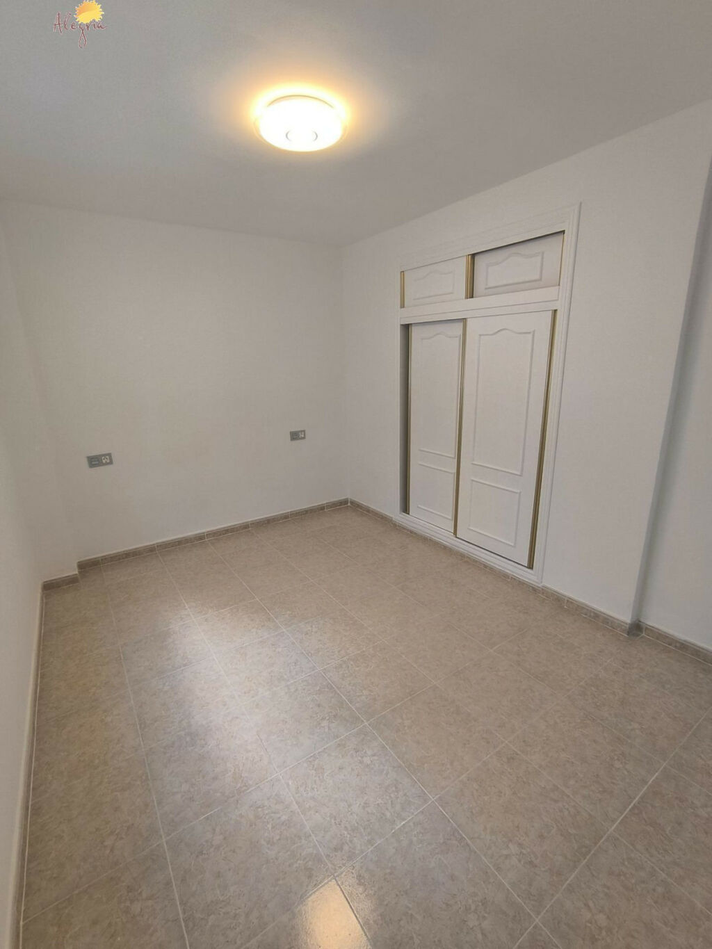 Middle Floor Apartment Torrevieja Alicante - image 10