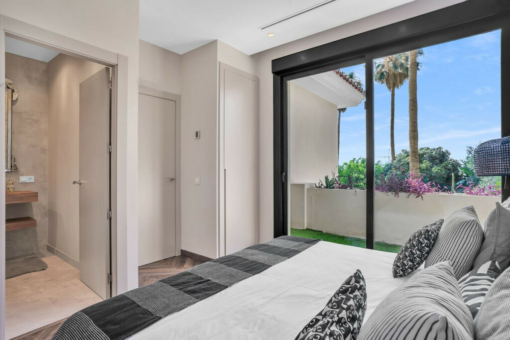Detached Villa Marbella Málaga - image 10