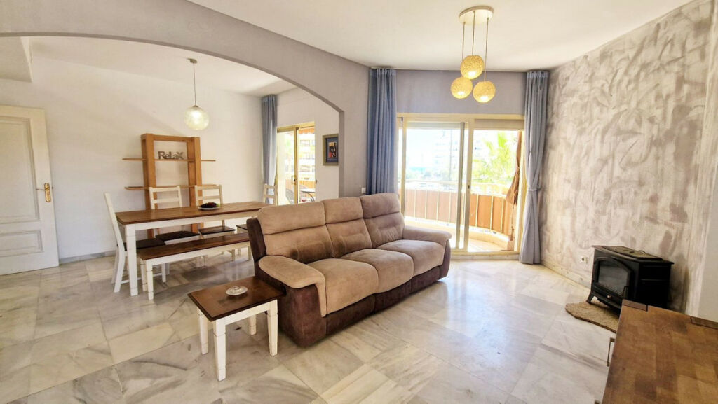 Middle Floor Apartment Fuengirola Málaga - image 10
