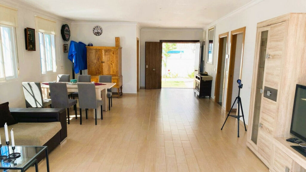 Detached Villa Estepona Málaga - image 10