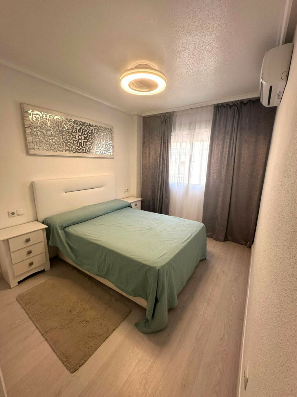 Middle Floor Apartment Torrevieja Alicante - image 10