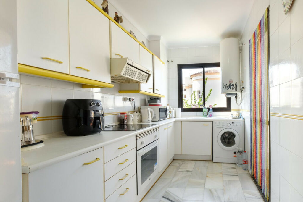 Middle Floor Apartment Nerja Málaga - image 10