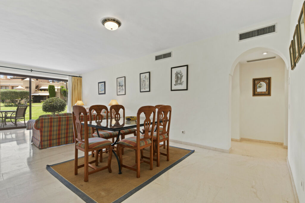 Ground Floor Apartment Estepona Málaga - image 10