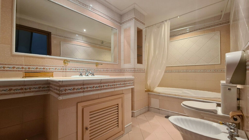 Detached Villa Cabopino Málaga - image 10