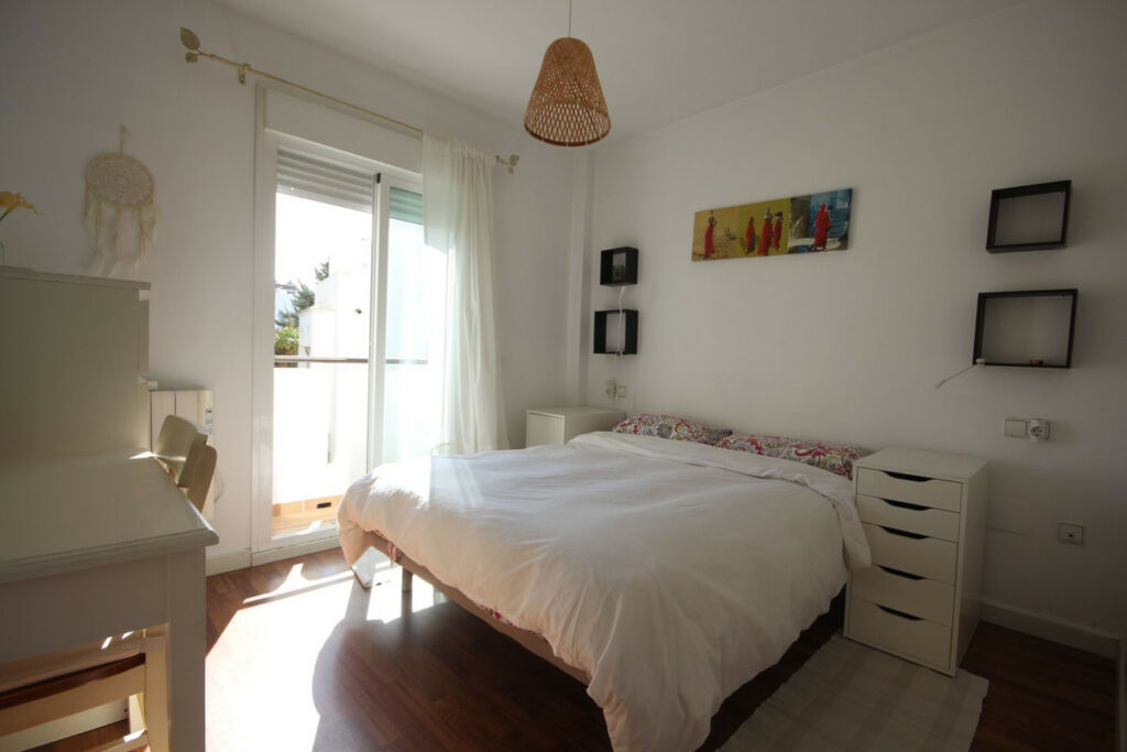 Middle Floor Apartment Calahonda Málaga - image 12