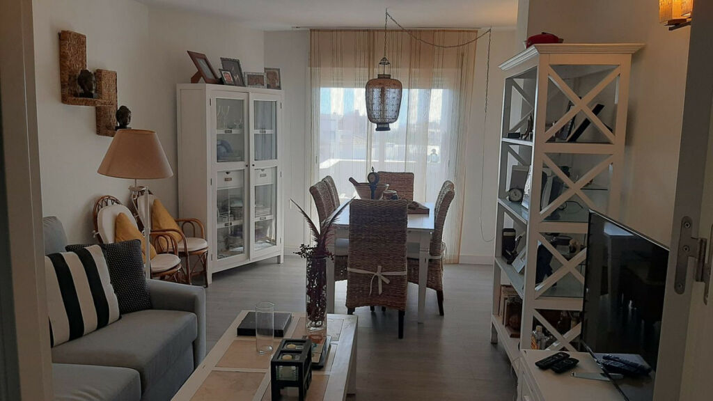 Middle Floor Apartment Estepona Málaga - image 10