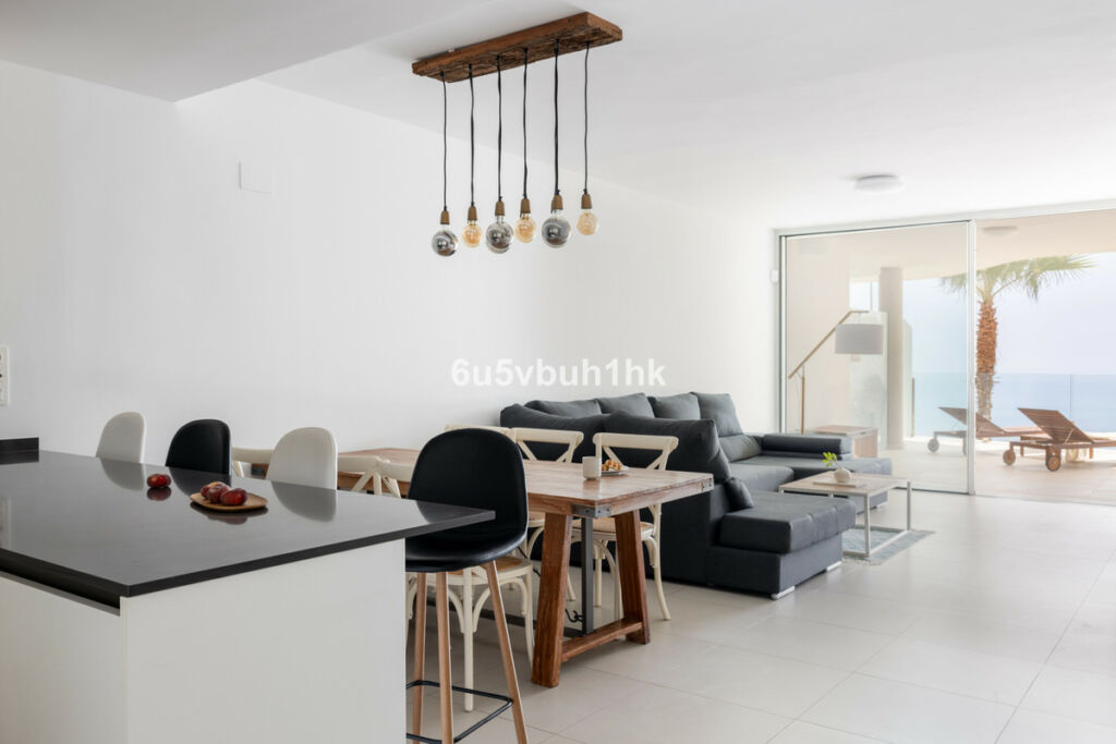 Ground Floor Apartment La Capellania Málaga - image 10