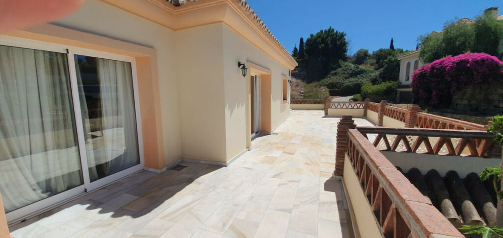 Detached Villa El Rosario Málaga - image 10
