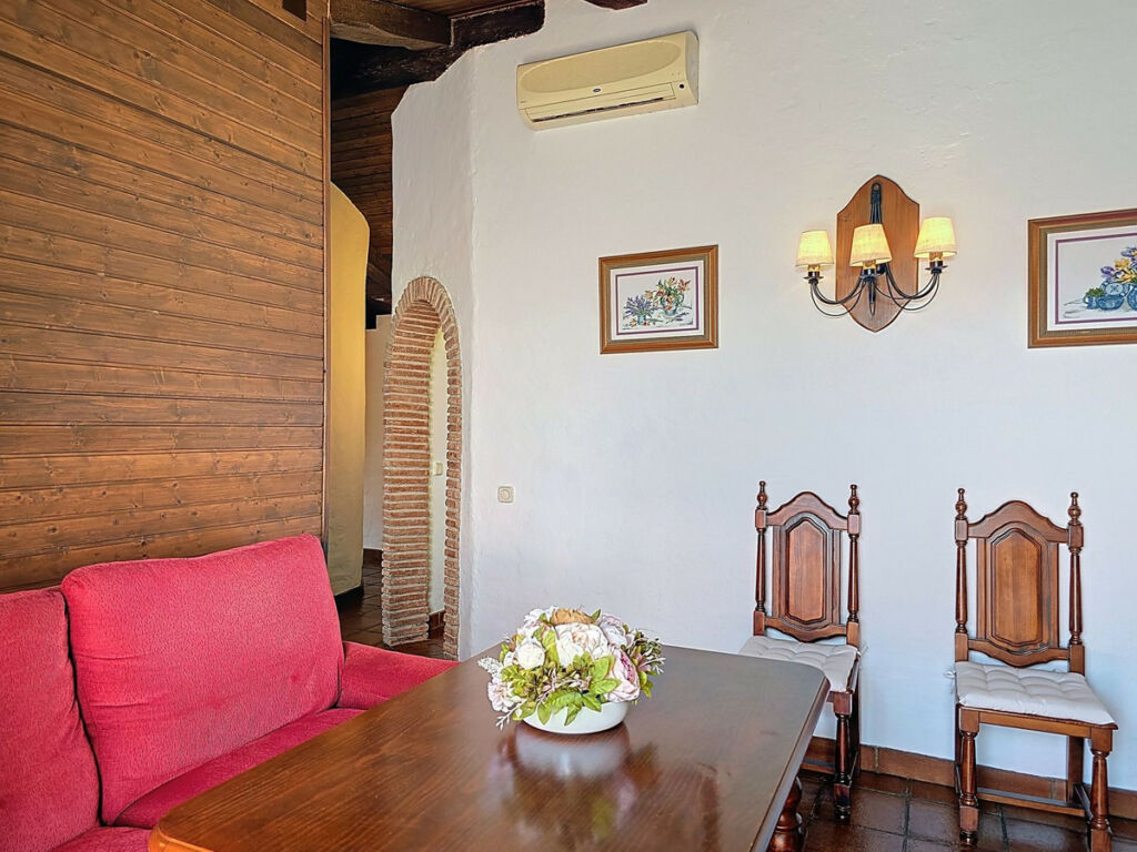 Detached Villa Riogordo Málaga - image 10