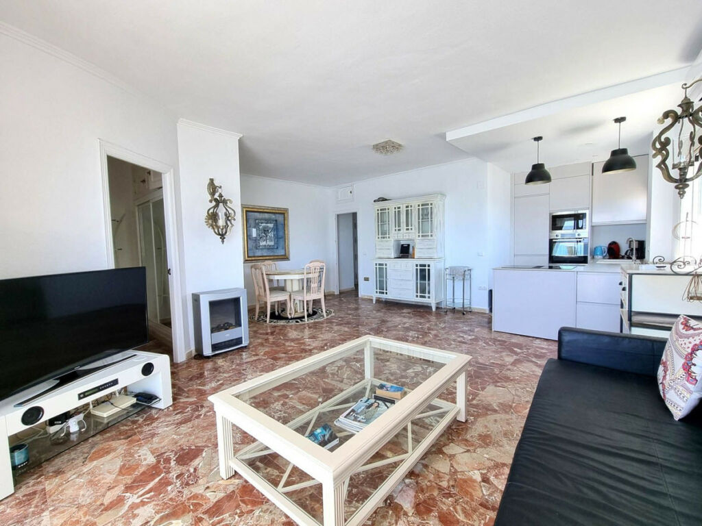Middle Floor Apartment Calahonda Málaga - image 10