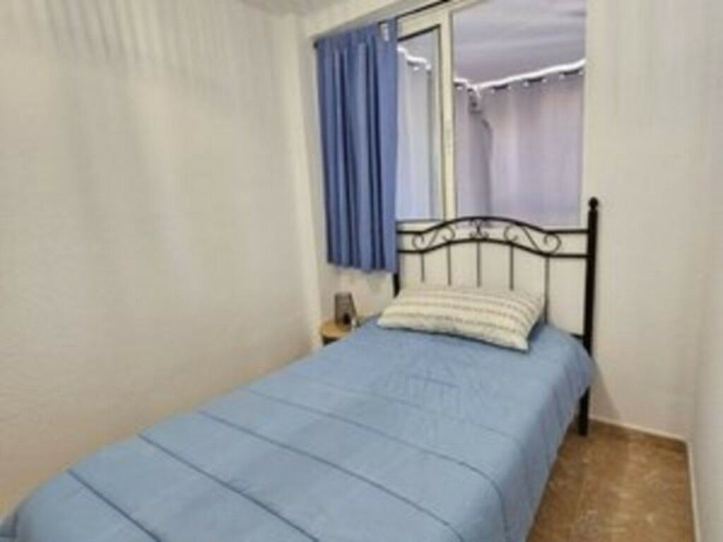 Middle Floor Apartment Benidorm Alicante - image 10