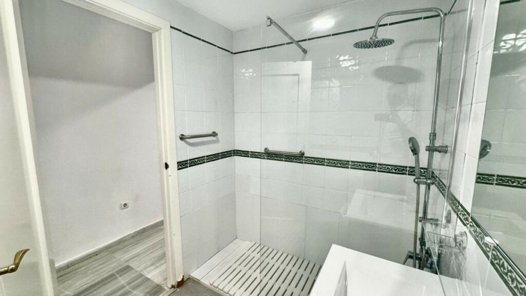 Middle Floor Apartment Torremolinos Málaga - image 10