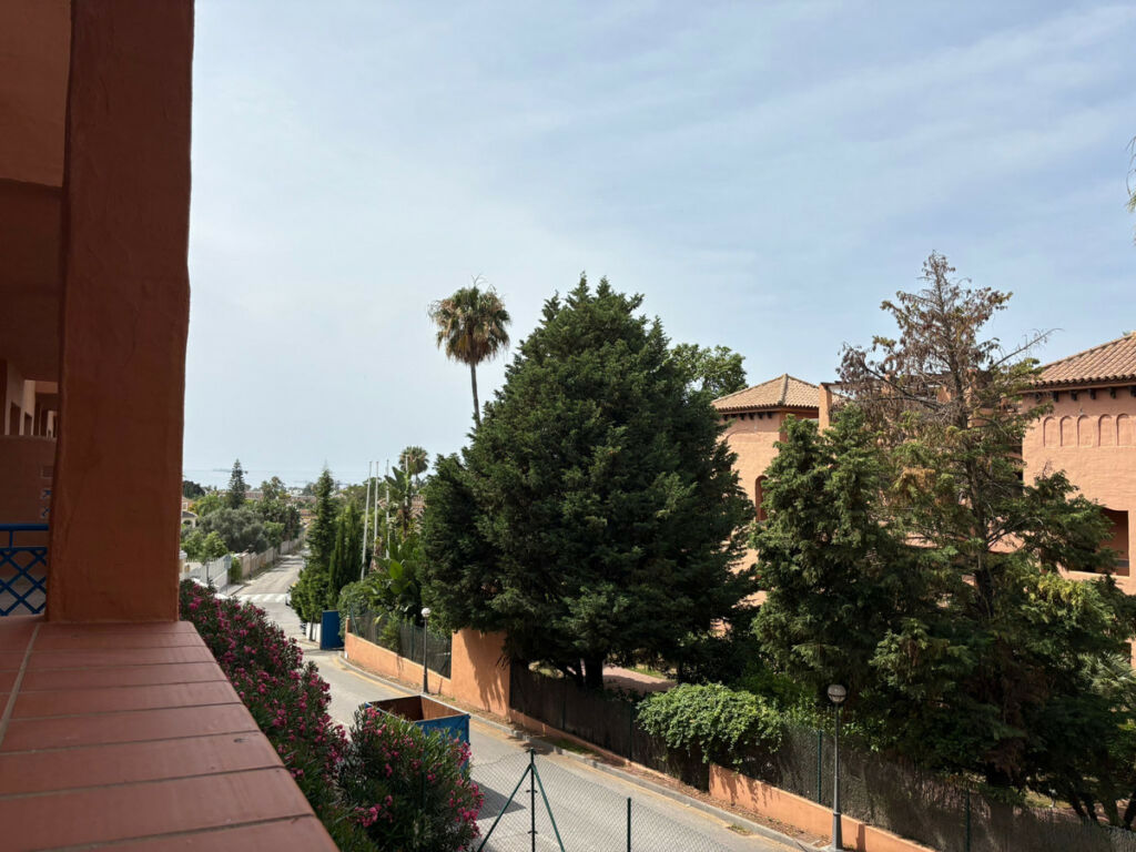 Middle Floor Apartment Benahavís Málaga - image 10