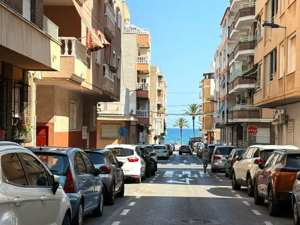 Middle Floor Apartment Playa Del Cura Alicante - image 10