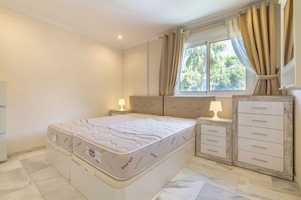 Middle Floor Apartment Marbella Málaga - image 10