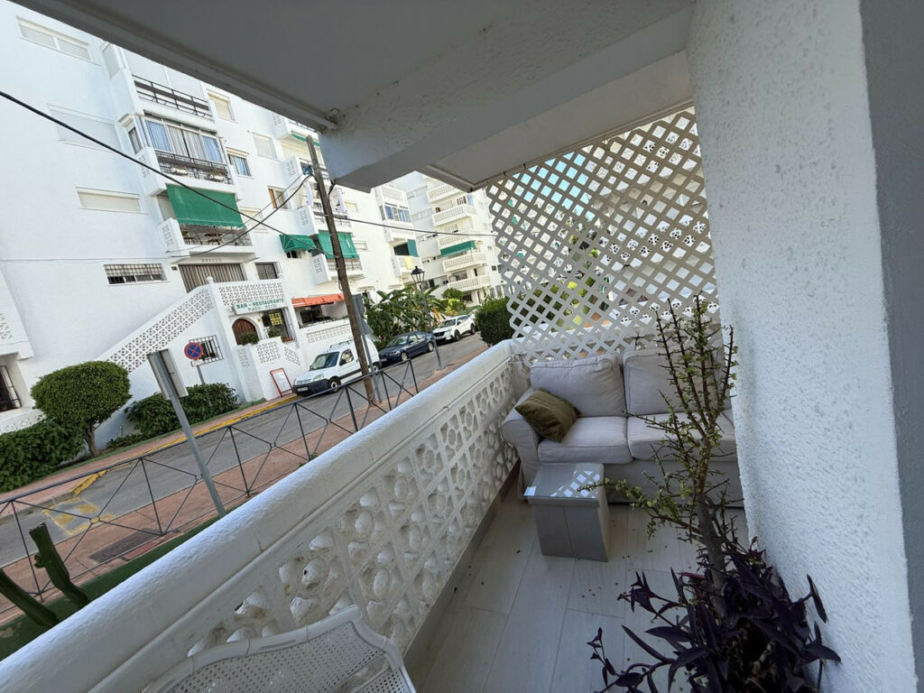 Middle Floor Apartment Estepona Málaga - image 10