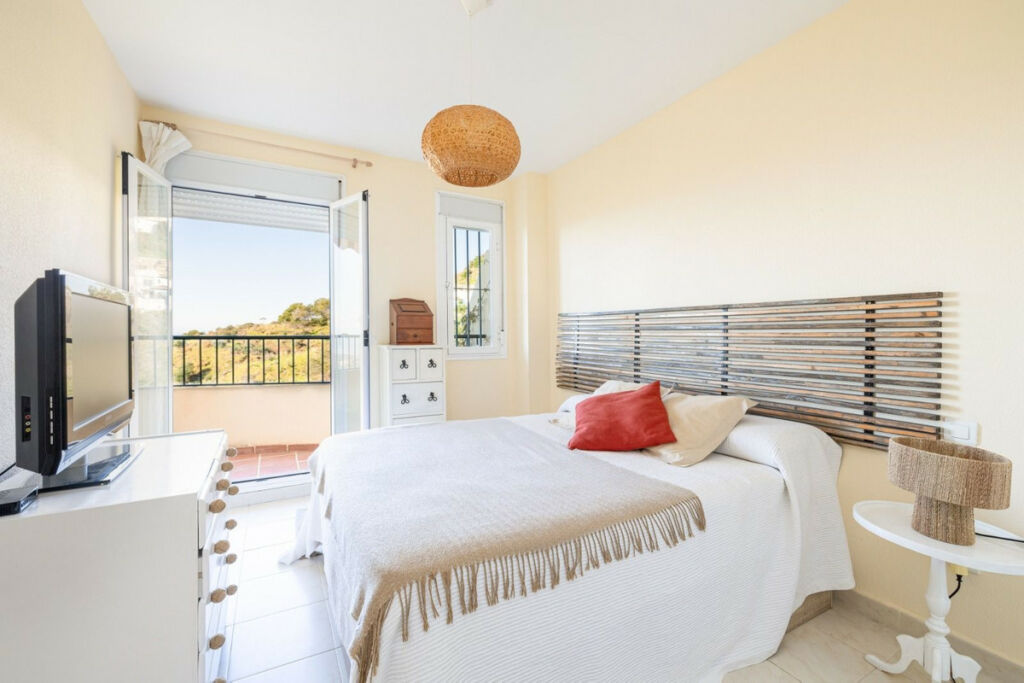 Middle Floor Apartment Riviera del Sol Málaga - image 10