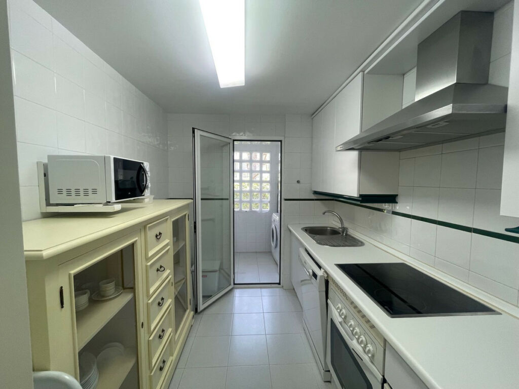 Ground Floor Apartment Nueva Andalucía Málaga - image 10