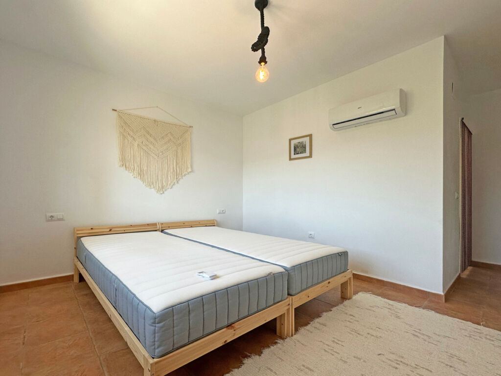 Detached Villa Jalon Alicante - image 10