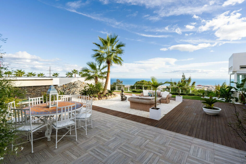 Detached Villa Estepona Málaga - image 10