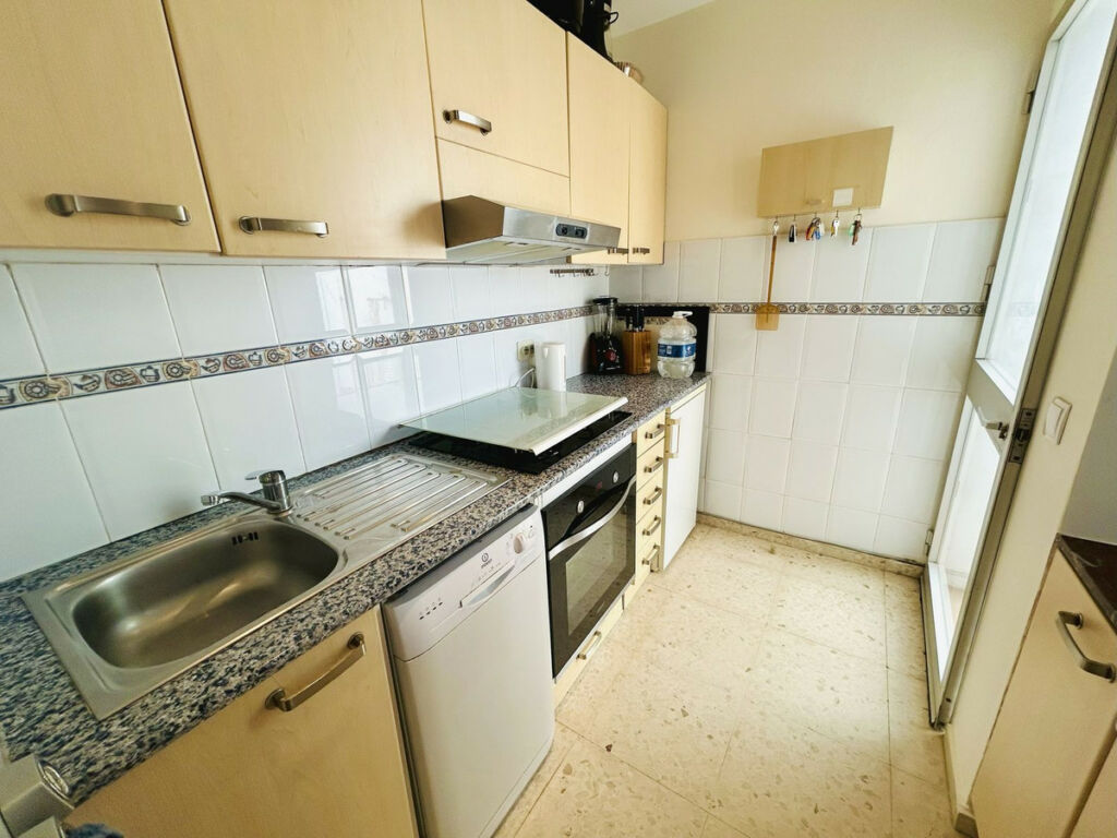 Townhouse La Duquesa Málaga - image 10