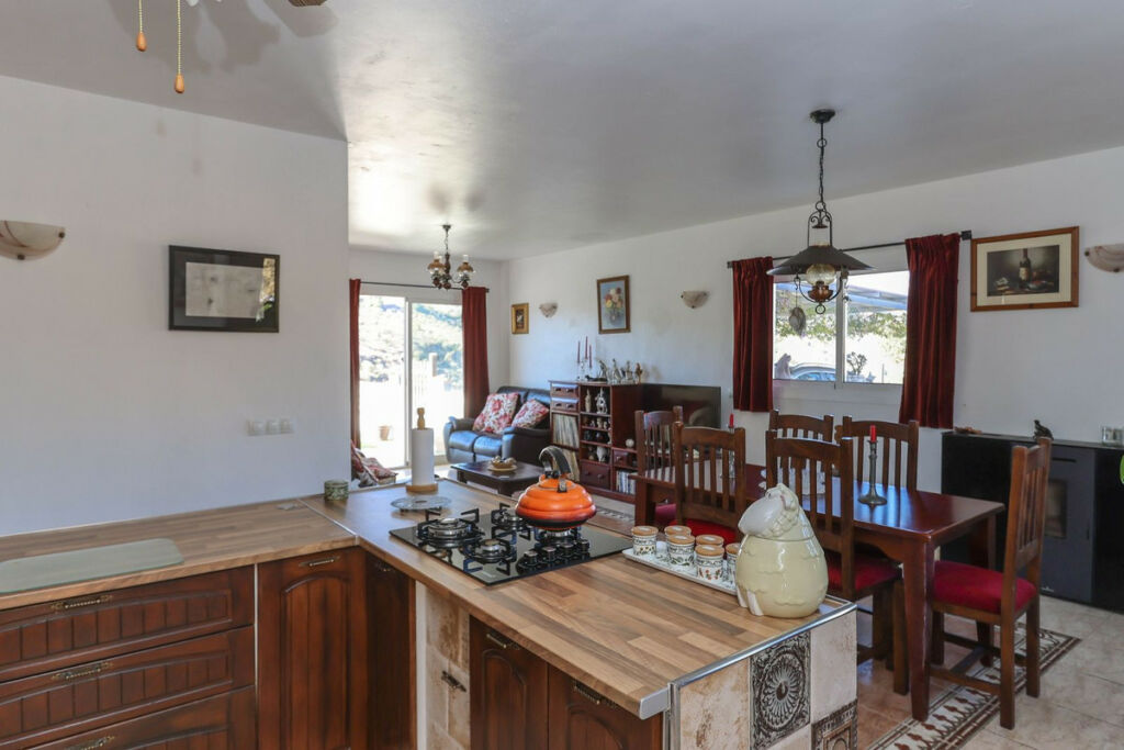 Detached Villa Tolox Málaga - image 10