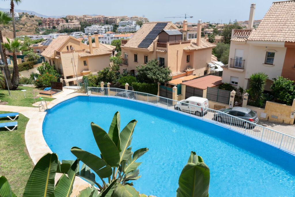 Semi-Detached House Riviera del Sol Málaga - image 11