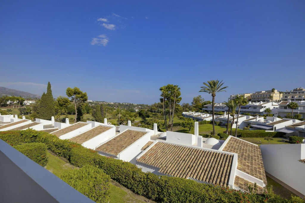 Penthouse Nueva Andalucía Málaga - image 11