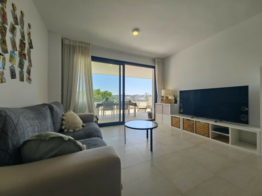 Middle Floor Apartment Estepona Málaga - image 11