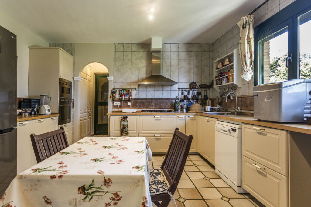 Detached Villa Sotogrande Cádiz - image 15
