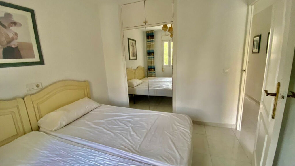 Middle Floor Apartment Benidorm Alicante - image 11