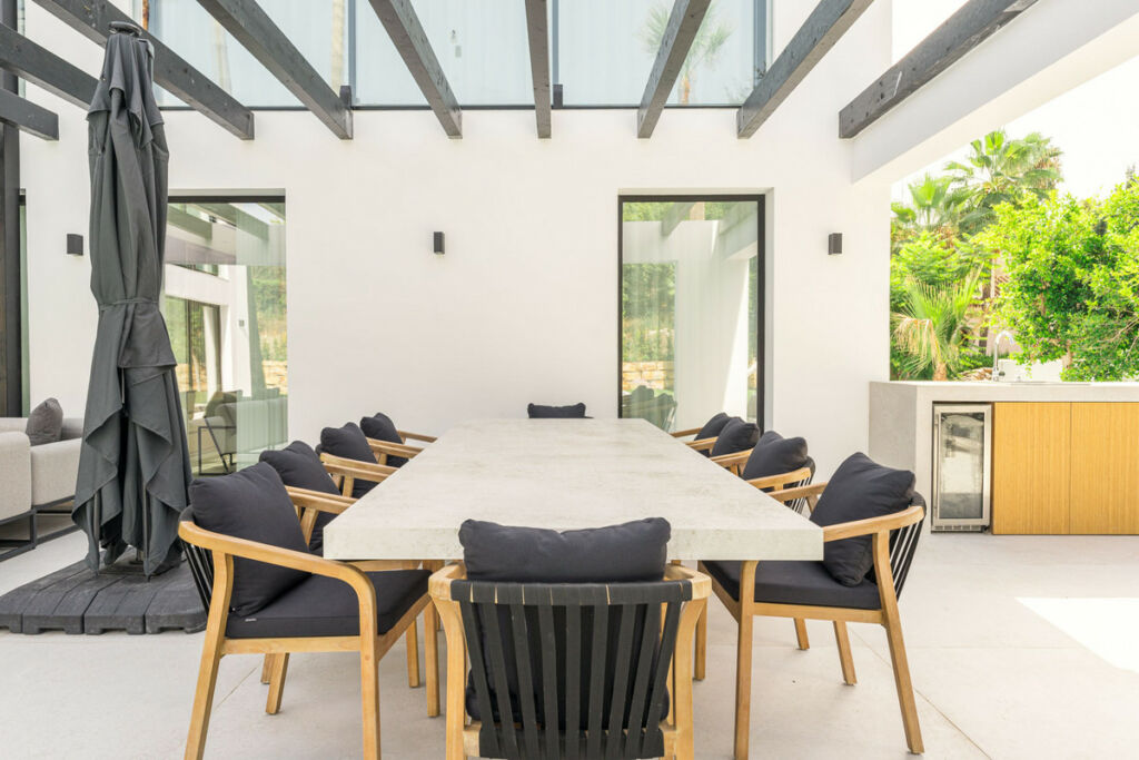 Detached Villa Nueva Andalucía Málaga - image 11