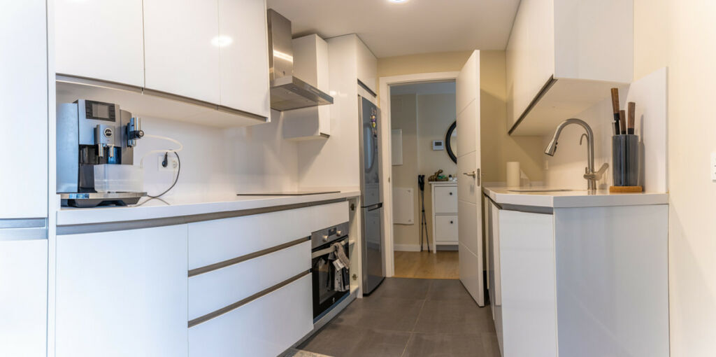 Middle Floor Apartment Estepona Málaga - image 11